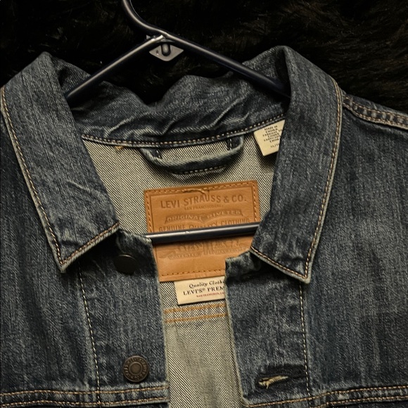 Levi’s Classic Denim Jacket - Picture 2 of 3